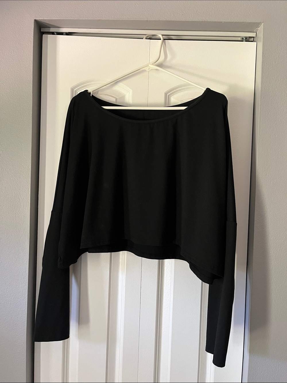 SHEIN Black Cropped Long-Sleeve Boat Neck Top